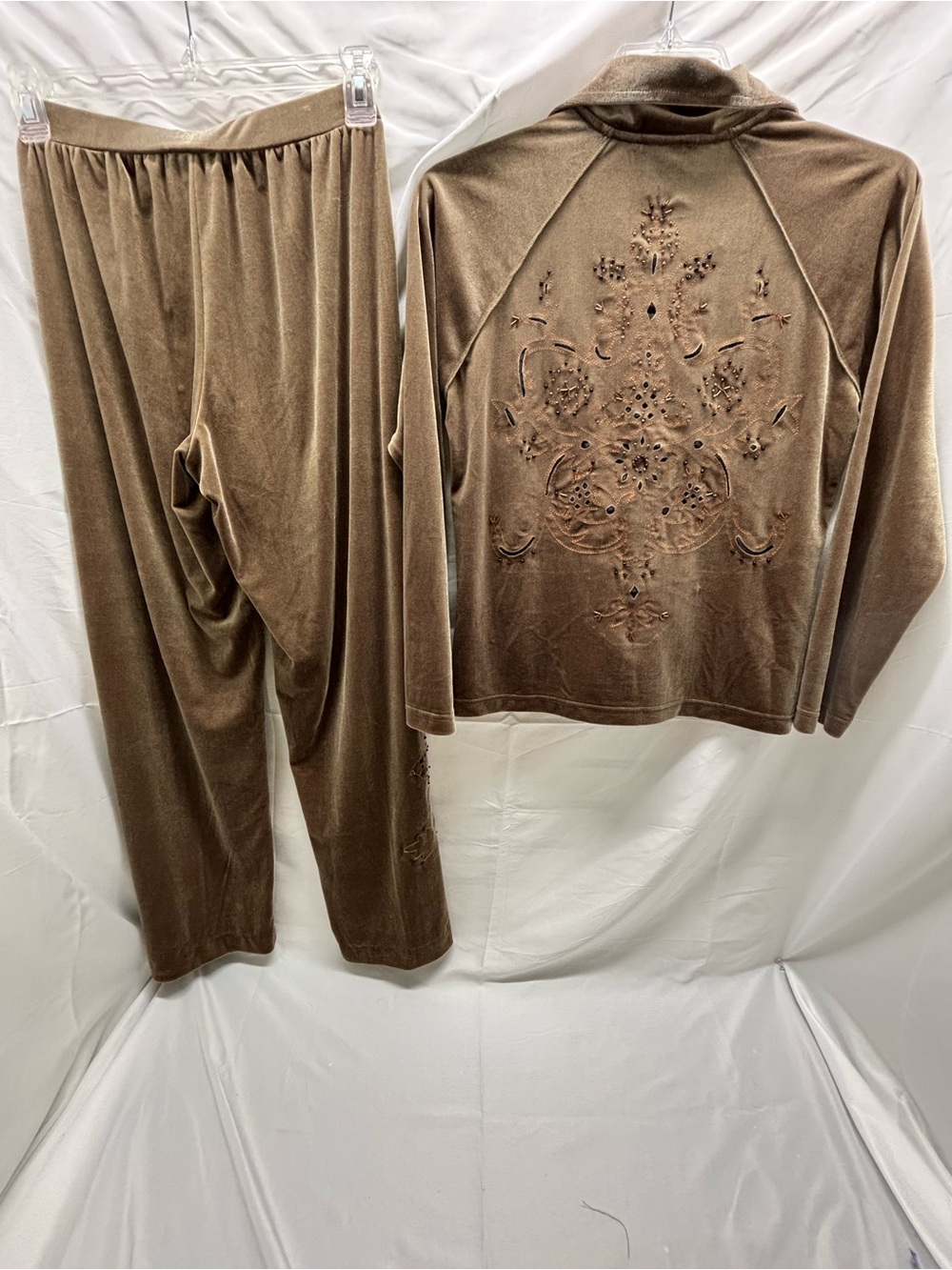 Vtg Women’s Coldwater Creek Embellished Velour Track Suit Size Small Taupe